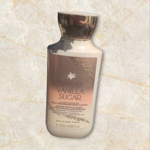 Bath & Body Works Warm Vanilla Sugar Lotion - Cream and Gold